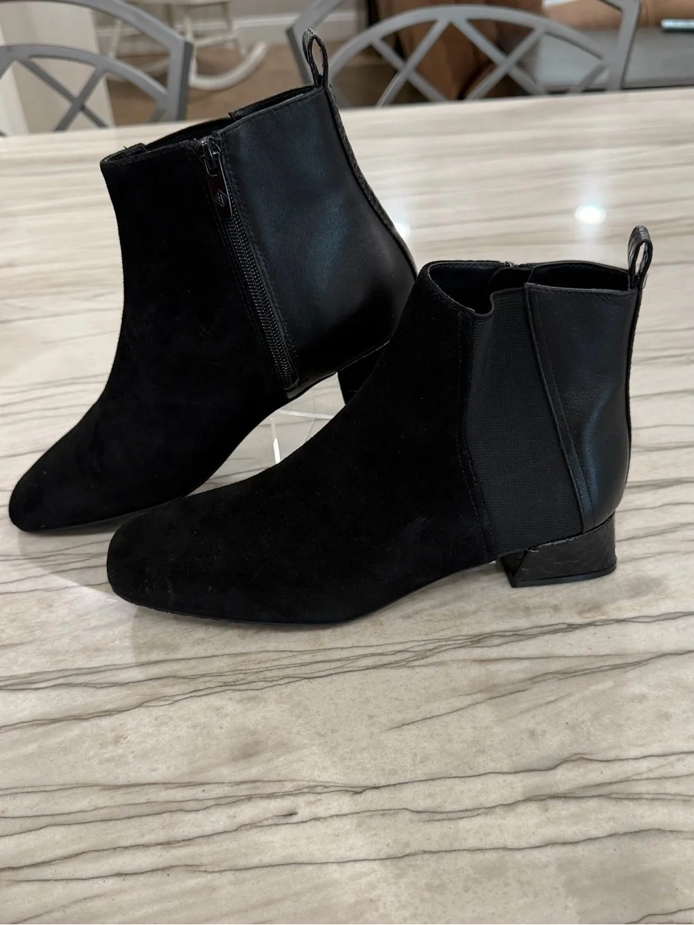 Donald J Pliner Travis Black Suede Chelsea Ankle Boots Snake Heel Size 7